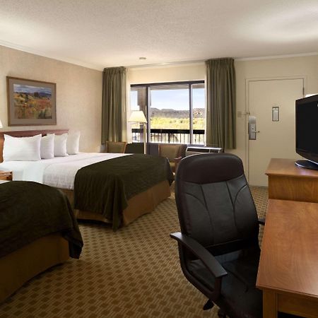 Days Inn & Suites By Wyndham Trinidad Dış mekan fotoğraf