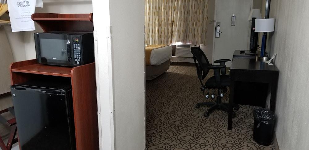 Days Inn & Suites By Wyndham Trinidad Dış mekan fotoğraf