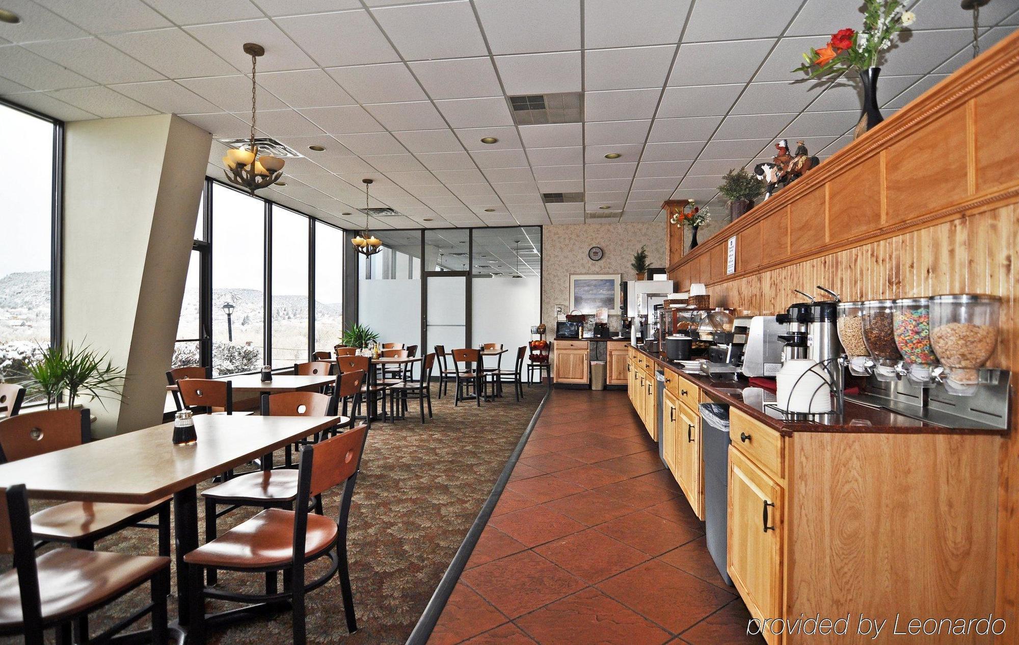 Days Inn & Suites By Wyndham Trinidad Restoran fotoğraf