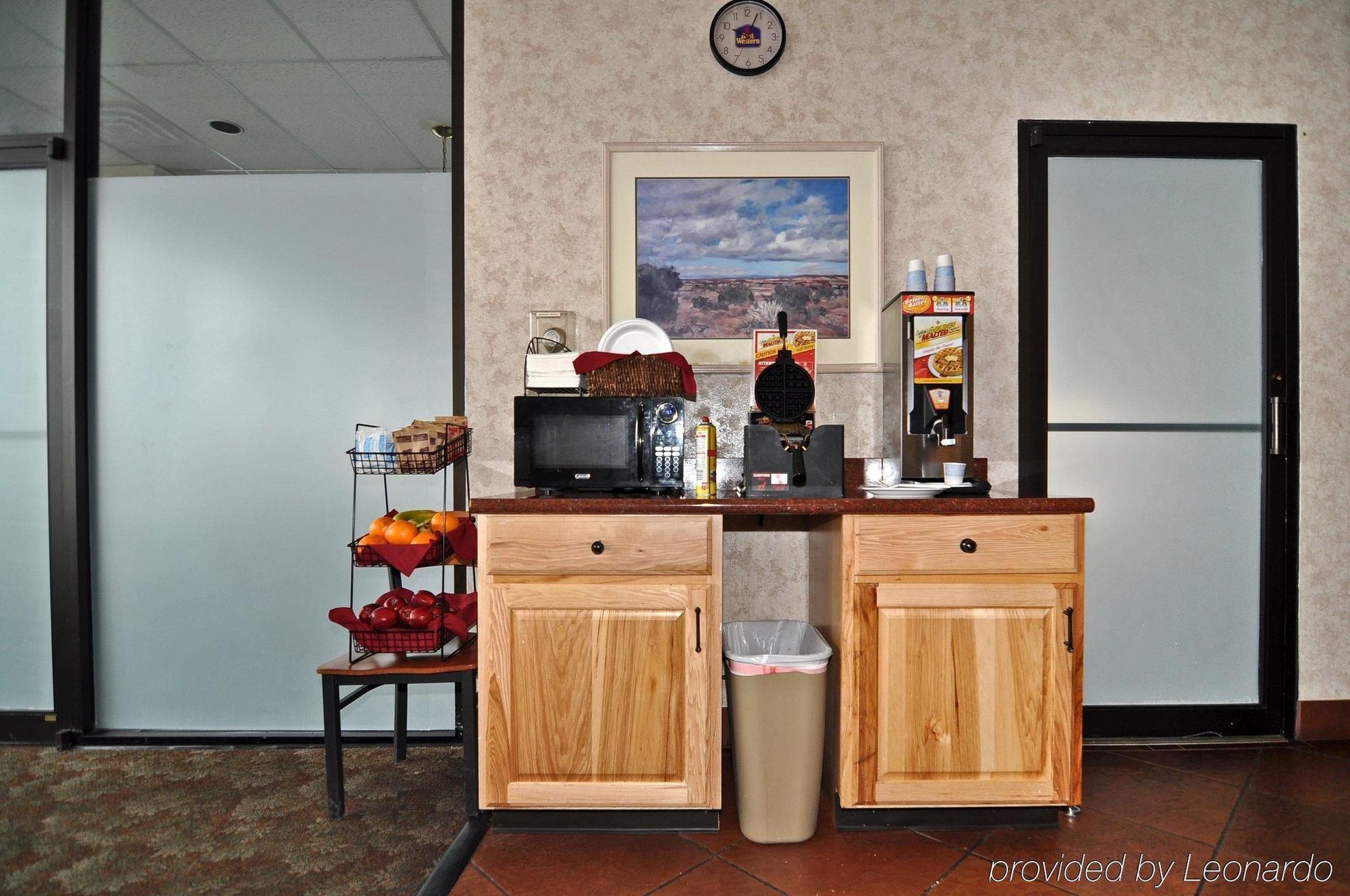 Days Inn & Suites By Wyndham Trinidad Restoran fotoğraf